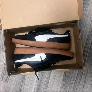 Puma Palermo Black and White Sneakers with Brown Sole Womens size 10(Men’s 8.5)